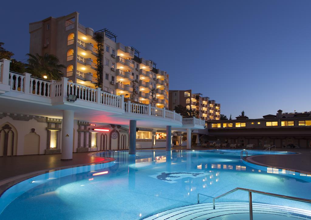 Club Paradiso Resort Hotel