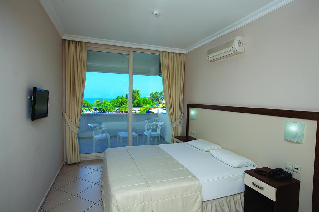 Hotel Batihan Beach Resort