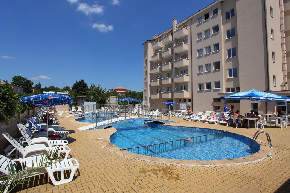 AURORA  HOTEL