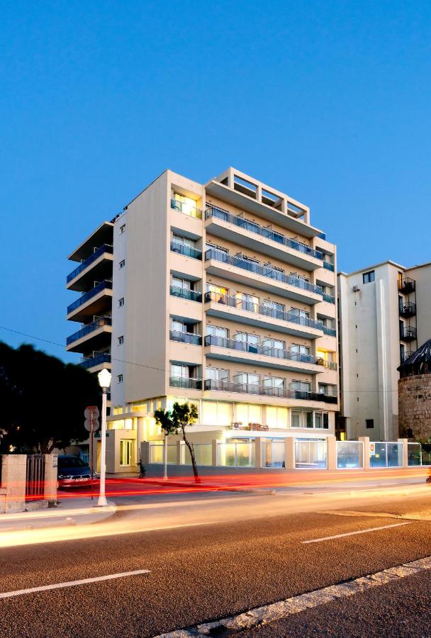 Riviera Hotel